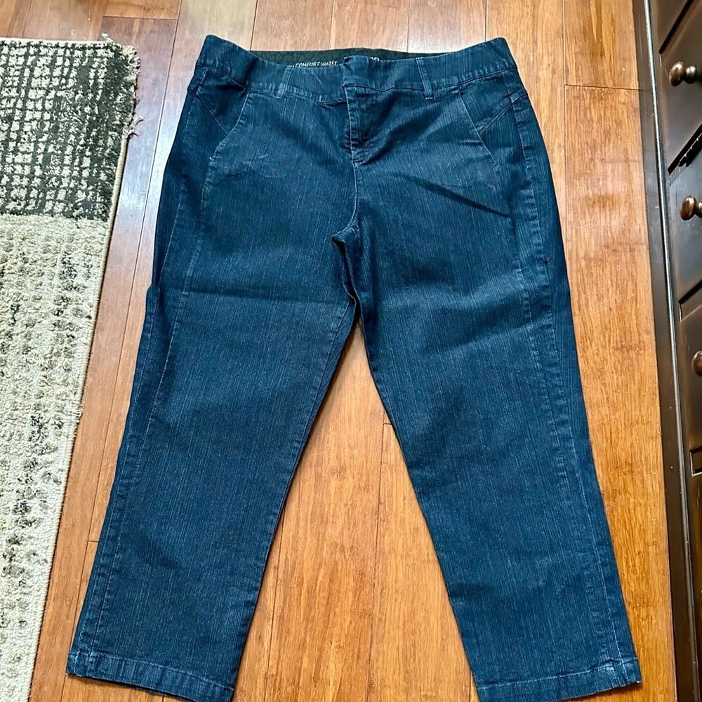 Intro by Jonathan Ross Jeans Women's Sz 18W Blue Comfort Waist Cropped